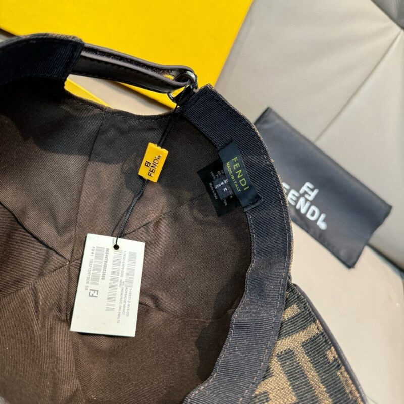 【AT9215】FendiのダブルFエンボスキャンバスベースボールキャップ | Fendi Roma