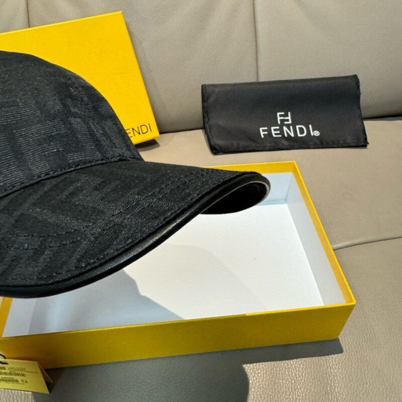 【AT9216】高級Fendiロゴ刺繍キャンバス野球帽、贅沢なファッションアイコン | Fendi