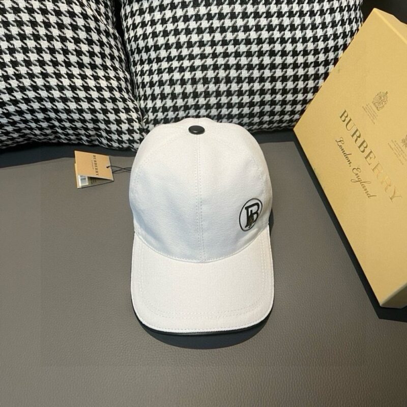 【AT9218】バーバリー（Burberry）ホワイトキャンバスベースボールキャップTBロゴ刺繍付き | Burberry London