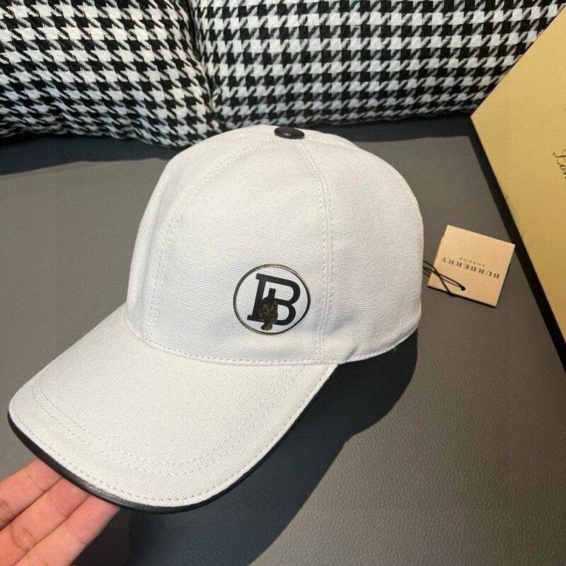 【AT9218】バーバリー（Burberry）ホワイトキャンバスベースボールキャップTBロゴ刺繍付き | Burberry London