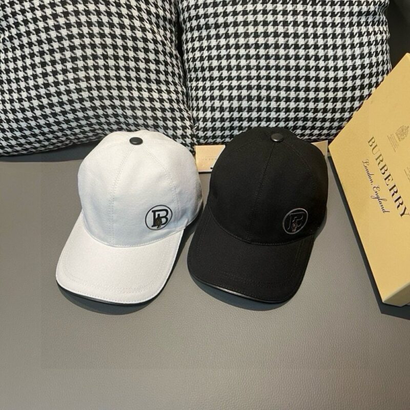 【AT9218】バーバリー（Burberry）ホワイトキャンバスベースボールキャップTBロゴ刺繍付き | Burberry London