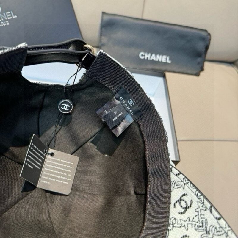 【AT9219】高品質キャンバスと牛革のキャップ | ダブルC刺繍 | ストリートファッション | Chanel