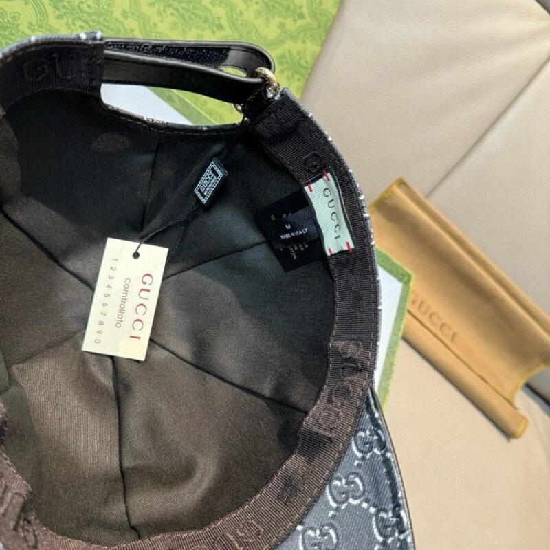 【AT9227】グッチ(Gucci) モノグラム柄灰色ベースボールキャップ - 高級シルクスクリーンロゴ付き | Gucci