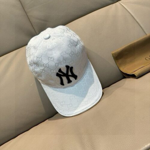 【AT9231】Gucci × ニューヨーク・ヤンキース コラボキャップ - 高級牛革素材、360°通気、都会のエンブレム、白色デザイン | NY Yankees