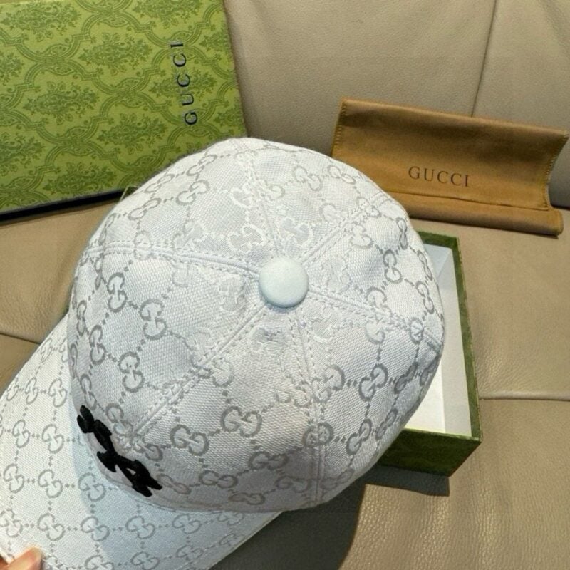 【AT9231】Gucci × ニューヨーク・ヤンキース コラボキャップ - 高級牛革素材、360°通気、都会のエンブレム、白色デザイン | NY Yankees
