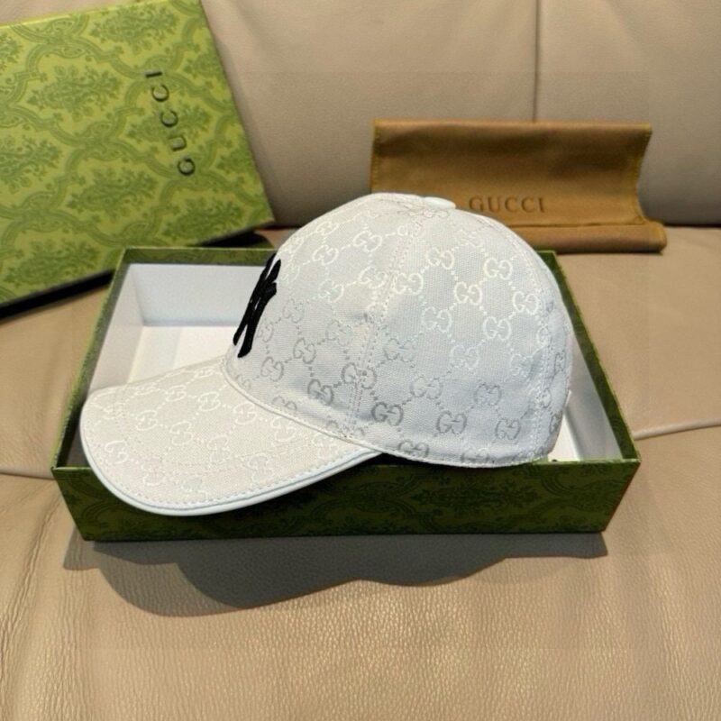 【AT9231】Gucci × ニューヨーク・ヤンキース コラボキャップ - 高級牛革素材、360°通気、都会のエンブレム、白色デザイン | NY Yankees