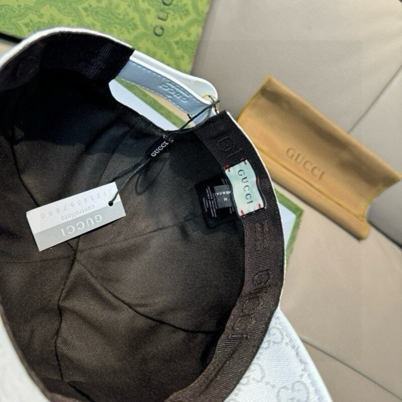 【AT9231】Gucci × ニューヨーク・ヤンキース コラボキャップ - 高級牛革素材、360°通気、都会のエンブレム、白色デザイン | NY Yankees
