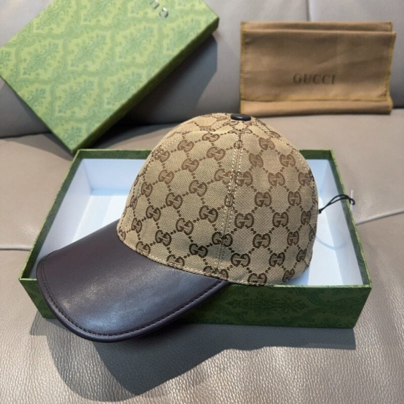 【AT9236】グッチ ロゴキャンバスベースボールキャップ・高級牛革パネル・調節可能なバックル付き | Gucci Italy