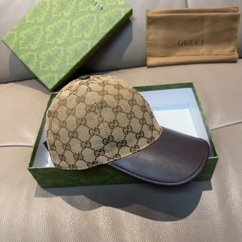 【AT9236】グッチ ロゴキャンバスベースボールキャップ・高級牛革パネル・調節可能なバックル付き | Gucci Italy