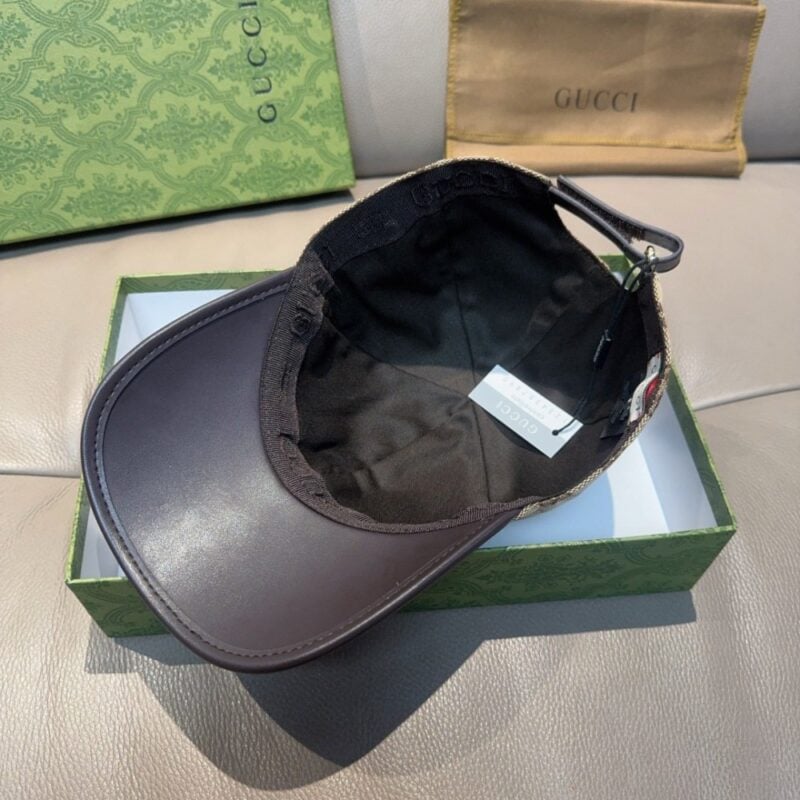 【AT9236】グッチ ロゴキャンバスベースボールキャップ・高級牛革パネル・調節可能なバックル付き | Gucci Italy