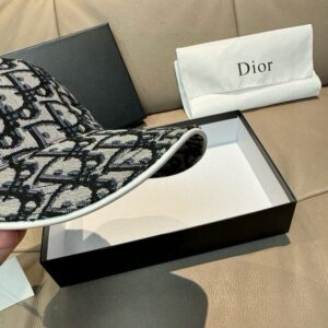 【AT9244】ディオール (Dior) モノグラムプリント レトロ野球帽 - 高級ファッショントレンドを演出 | Dior