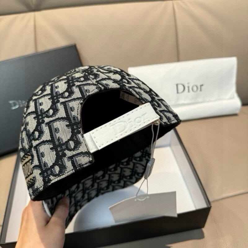 【AT9244】ディオール (Dior) モノグラムプリント レトロ野球帽 - 高級ファッショントレンドを演出 | Dior