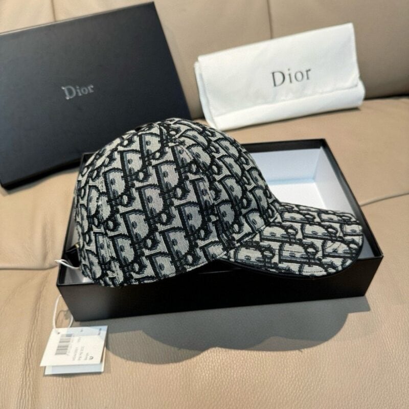 【AT9245】ディオール Dior レトロとモダンなデザインが融合した高級ジャガードサテンベースボールキャップ | Dior
