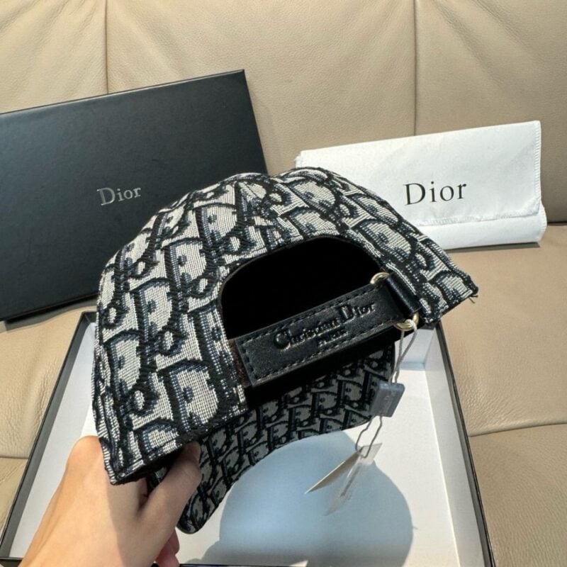 【AT9245】ディオール Dior レトロとモダンなデザインが融合した高級ジャガードサテンベースボールキャップ | Dior