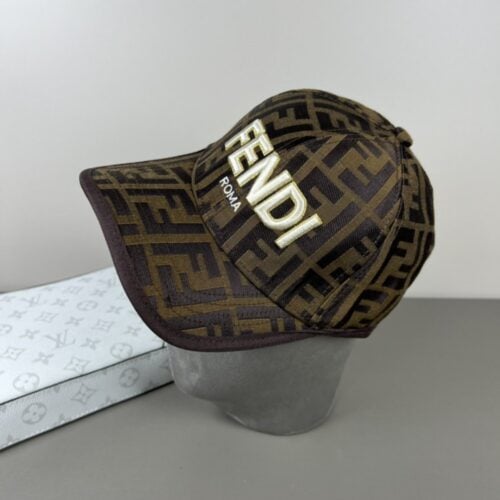 【AT9251】FENDIフェンディ ロゴディテール ファッションクラシック ブラウンカラー帽子 | Fendi Roma