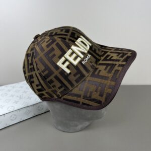 【AT9251】FENDIフェンディ ロゴディテール ファッションクラシック ブラウンカラー帽子 | Fendi Roma