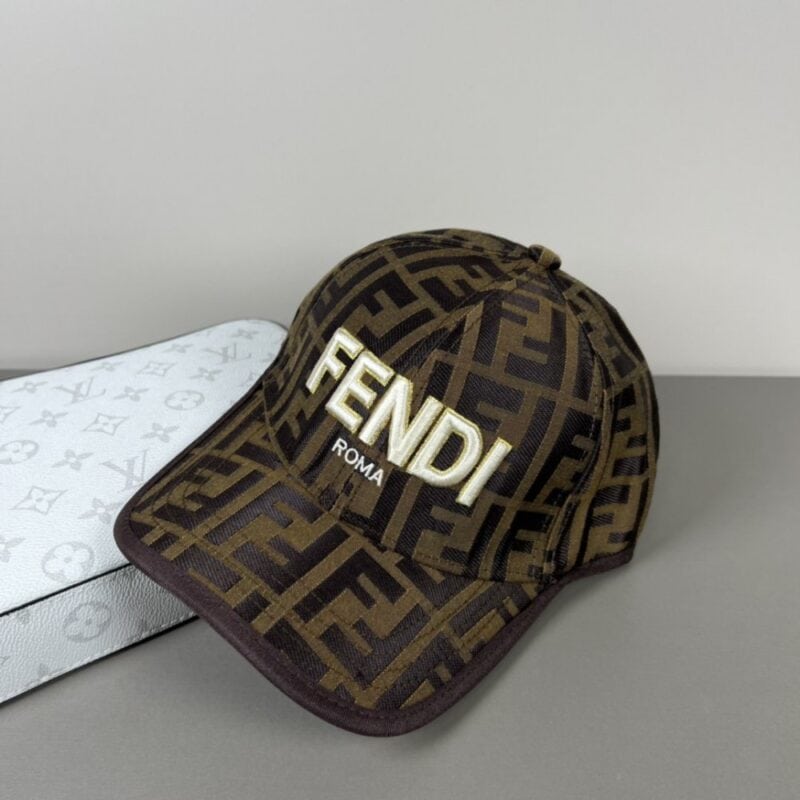 【AT9251】FENDIフェンディ ロゴディテール ファッションクラシック ブラウンカラー帽子 | Fendi Roma