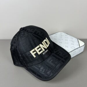 【AT9252】FENDI ロゴ入り ベースボールキャップ - 高級羽毛生地の贅沢なデザイン | Fendi