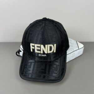 【AT9252】FENDI ロゴ入り ベースボールキャップ - 高級羽毛生地の贅沢なデザイン | Fendi