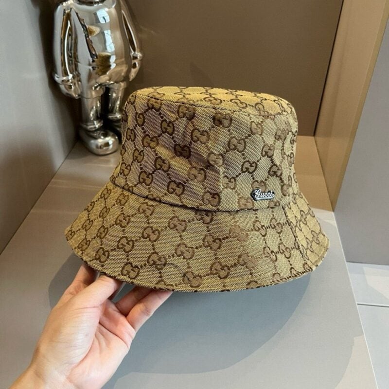 【AT9257】Gucciのモノグラムフィッシャーマンハット|サマーファッショントレンド|高級感と快適さ | Gucci