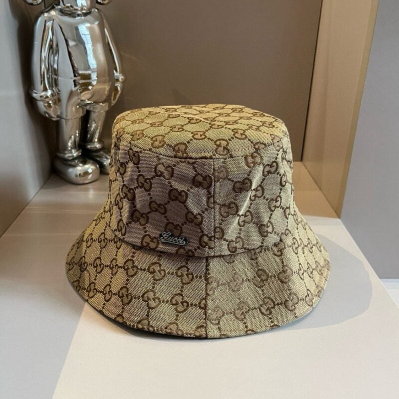 【AT9257】Gucciのモノグラムフィッシャーマンハット|サマーファッショントレンド|高級感と快適さ | Gucci