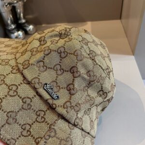 【AT9257】Gucciのモノグラムフィッシャーマンハット|サマーファッショントレンド|高級感と快適さ | Gucci