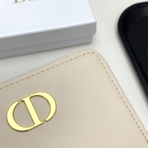 【AT9261】ディオール Dior フレンチラグジュリーエレガントな子牛革財布 アプリコット色 | Dior
