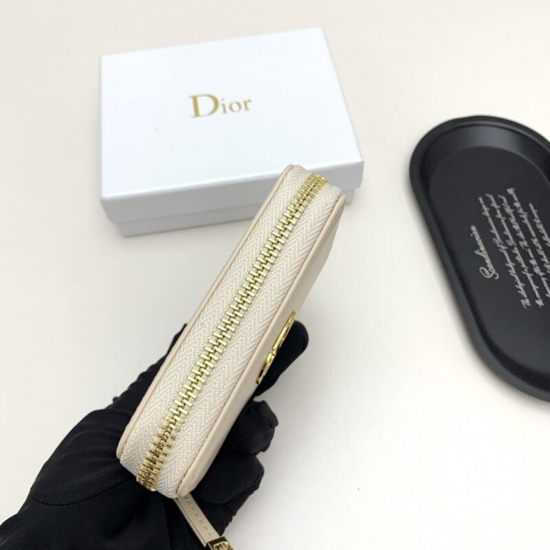 【AT9261】ディオール Dior フレンチラグジュリーエレガントな子牛革財布 アプリコット色 | Dior
