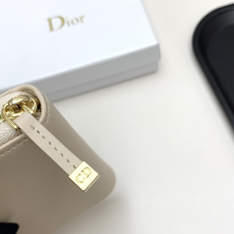 【AT9261】ディオール Dior フレンチラグジュリーエレガントな子牛革財布 アプリコット色 | Dior