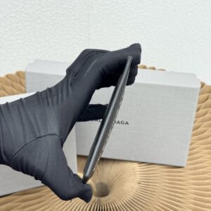 【AT9266】BalenciagaバレンシアガCASHシリーズ レザーカードケース ミニマリストデザイン | Balenciaga