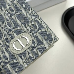 【AT9270】ディオール Oblique エンボス レザー 財布 - 高級ビジネス用途や都会での移動に最適 | Dior