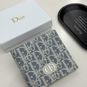 【AT9271】ディオールのラグジュアリーレザーウォレット - Diorの高級レザーウォレット | Christian Dior