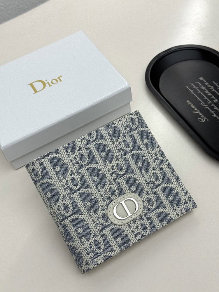 【AT9271】ディオールのラグジュアリーレザーウォレット - Diorの高級レザーウォレット | Christian Dior