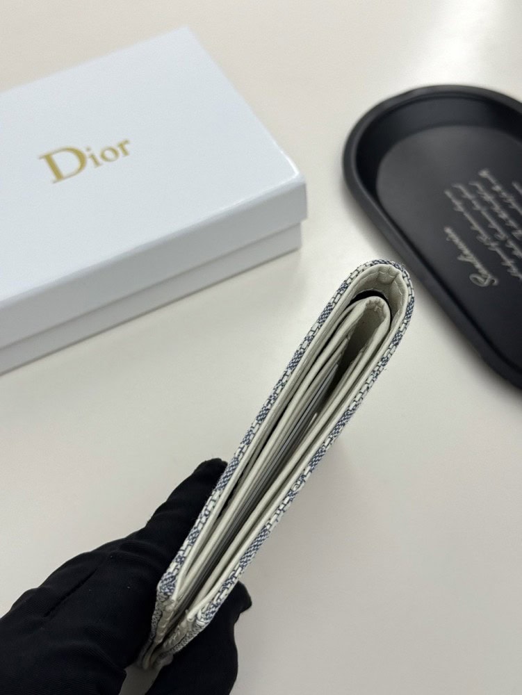 【AT9271】ディオールのラグジュアリーレザーウォレット - Diorの高級レザーウォレット | Christian Dior