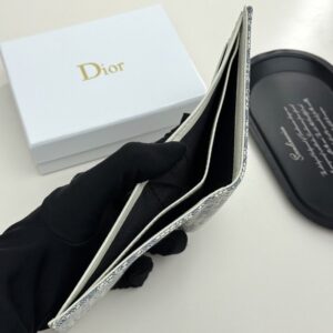 【AT9271】ディオールのラグジュアリーレザーウォレット - Diorの高級レザーウォレット | Christian Dior