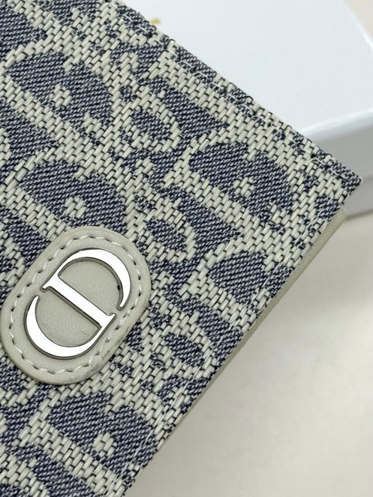 【AT9271】ディオールのラグジュアリーレザーウォレット - Diorの高級レザーウォレット | Christian Dior