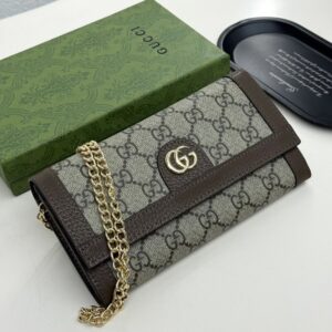 【AT9273】GGモノグラム型押しレザーチェーンバッグ - Gucciアルファベットブランド英文字幕 | Gucci Italy