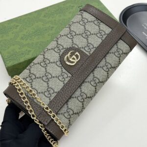 【AT9273】GGモノグラム型押しレザーチェーンバッグ - Gucciアルファベットブランド英文字幕 | Gucci Italy