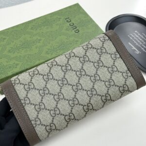 【AT9273】GGモノグラム型押しレザーチェーンバッグ - Gucciアルファベットブランド英文字幕 | Gucci Italy