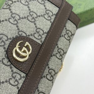 【AT9273】GGモノグラム型押しレザーチェーンバッグ - Gucciアルファベットブランド英文字幕 | Gucci Italy