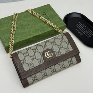 【AT9273】GGモノグラム型押しレザーチェーンバッグ - Gucciアルファベットブランド英文字幕 | Gucci Italy