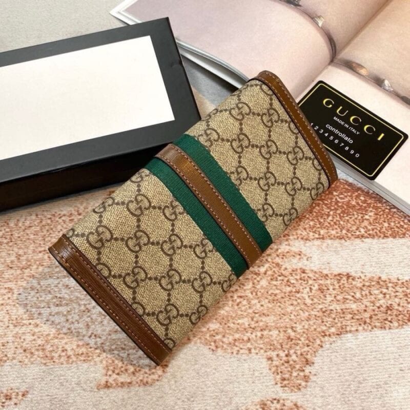 【AT9276】Gucciのクラシックウォレット - 贅沢なGGモノグラムデザインとスタイリッシュな装飾 | Gucci