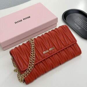 【AT9281】ミュウミュウクラシックなフリルシリーズ羊革財布 - 豪華でエレガントな女性向けファッションアクセサリー | Miu Miu