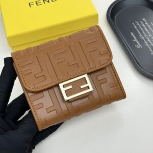【AT9284】フェンディのカーフスキンウォレット - 都会の贅沢さを演出する高級ブランドアクセサリー | Fendi