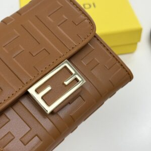 【AT9284】フェンディのカーフスキンウォレット - 都会の贅沢さを演出する高級ブランドアクセサリー | Fendi