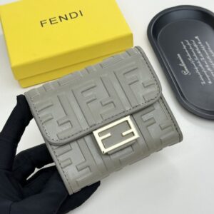 【AT9285】フェンディの高級レザーウォレット - クラシックなエレガントさと多機能デザイン | Fendi Roma