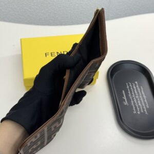 【AT9286】フェンディクラシックチェック柄三つ折り小銭入れ | Fendi Roma