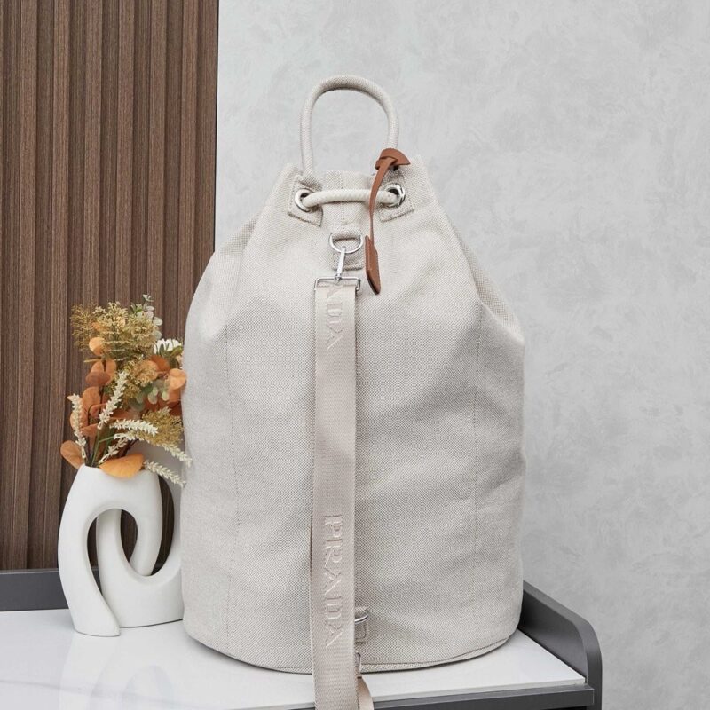 【AT9309】プラダのキャンバストートバッグ - 都会のエレガントなファッションスタイルを演出 | Prada Italy