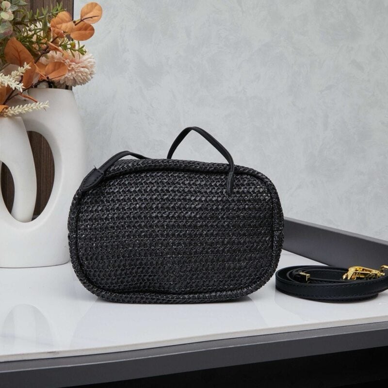 【AT9311】プラダ（Prada）2025年春夏コレクション 黒色かぎ針編みバケツバッグ | Prada Milano