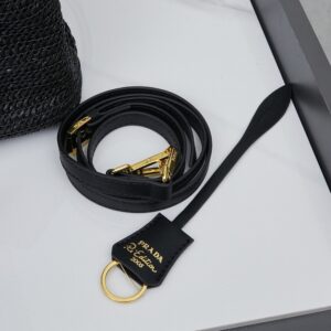 【AT9311】プラダ（Prada）2025年春夏コレクション 黒色かぎ針編みバケツバッグ | Prada Milano